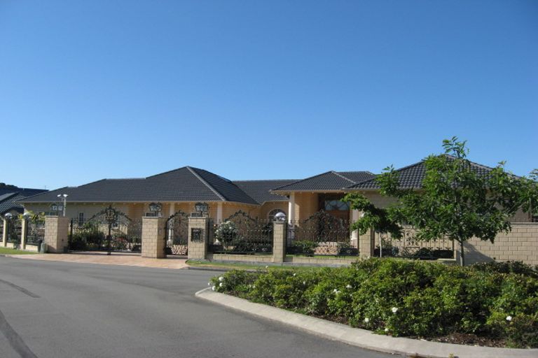 Photo of property in 23 Stableford Green, Burnside, Christchurch, 8053