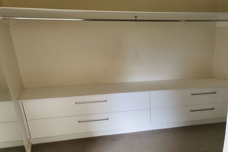 Photo of property in 52b Royal View Road, Te Atatu South, Auckland, 0610