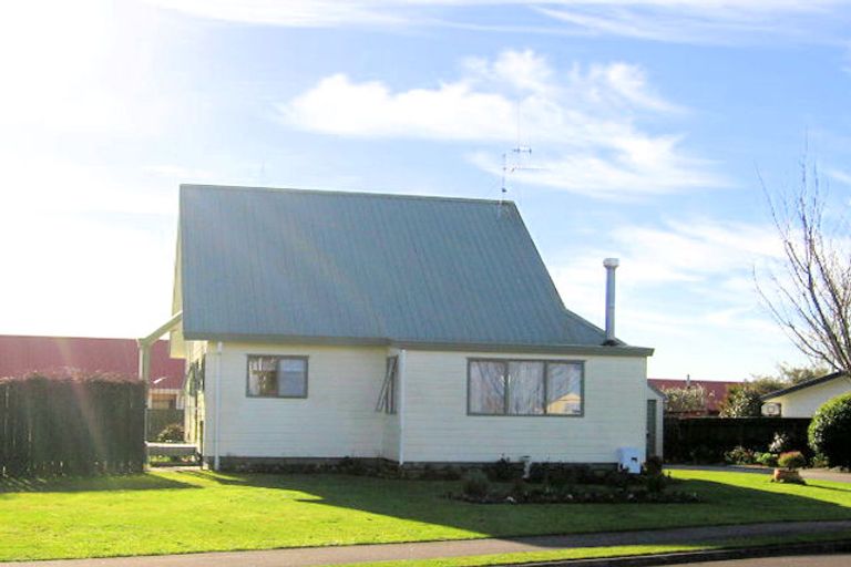 Photo of property in 35 Rosehill Place, Nawton, Hamilton, 3200