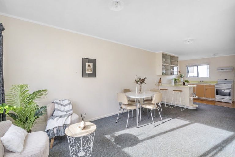 Photo of property in 16 Whitby Avenue, Whitianga, 3510