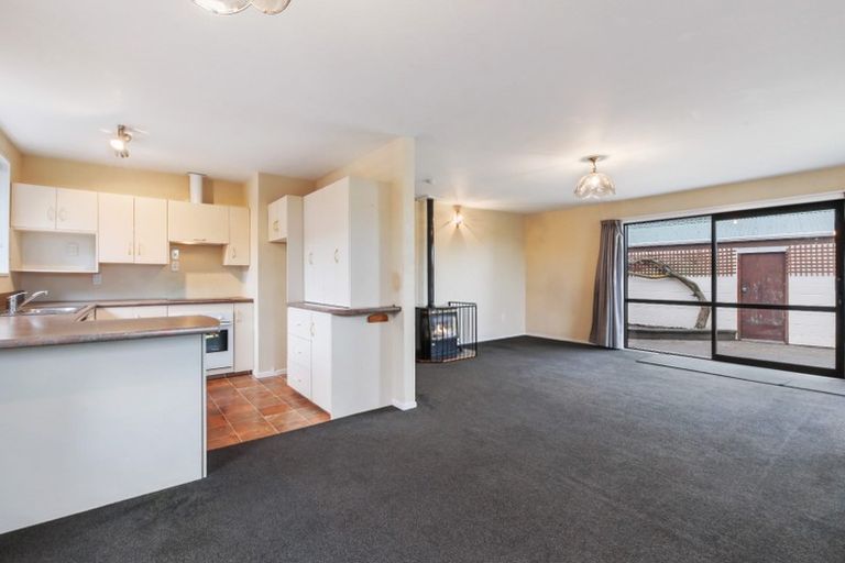 Photo of property in 12 Te Maru Place, Redwood, Christchurch, 8051