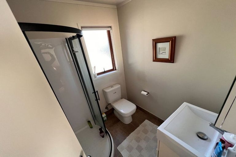 Photo of property in 1/5 Gulf View Road, Murrays Bay, Auckland, 0630