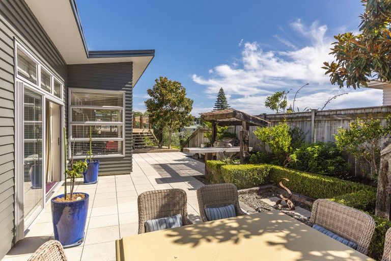 Photo of property in 11 Metzenthin Close, Raumati South, Paraparaumu, 5032