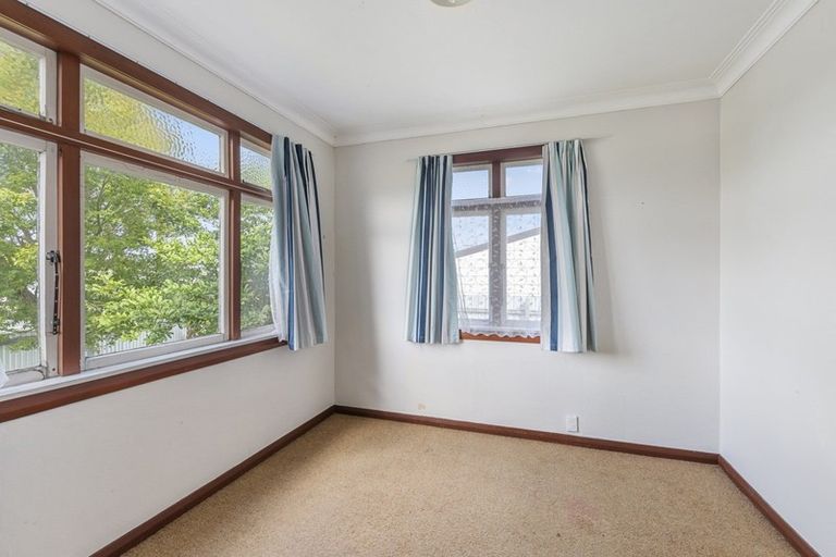 Photo of property in 629 Queen Street East, Levin, 5510