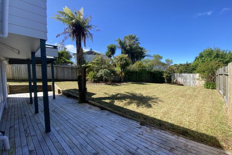 Photo of property in 1/3 Ceramco Place, Torbay, Auckland, 0630