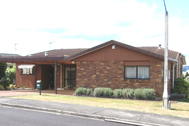 Photo of property in 3 Parkside Road, West Harbour, Auckland, 0618