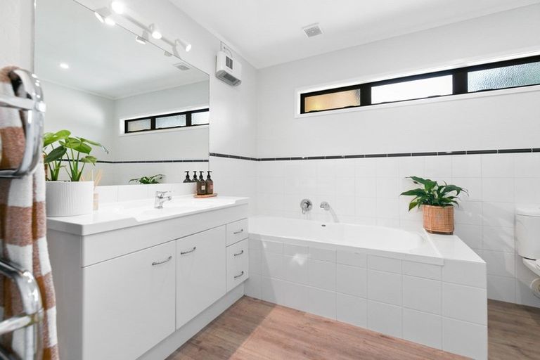 Photo of property in 17 Salmond Place, Dinsdale, Hamilton, 3204