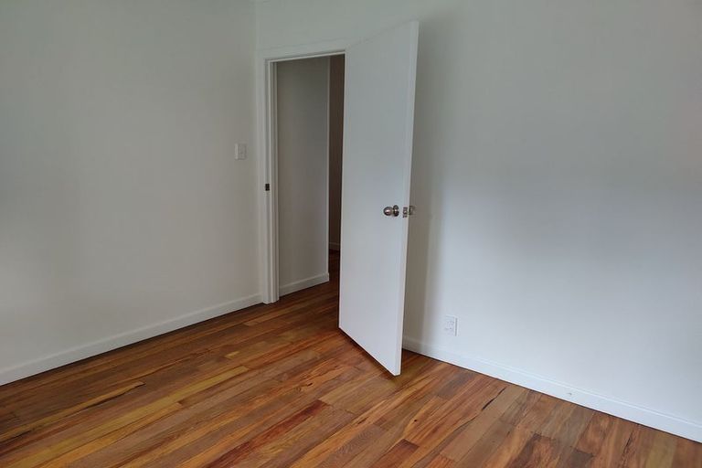 Photo of property in 32 Monarch Avenue, Hillcrest, Auckland, 0627