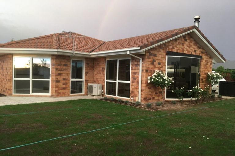 Photo of property in 6 Perrin Place, Darfield, 7510