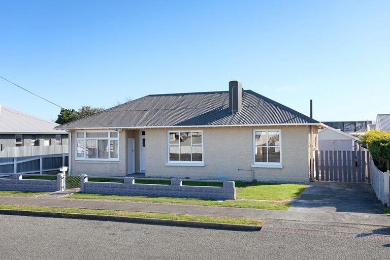 Photo of property in 16 Russell Street, Feilding, 4702