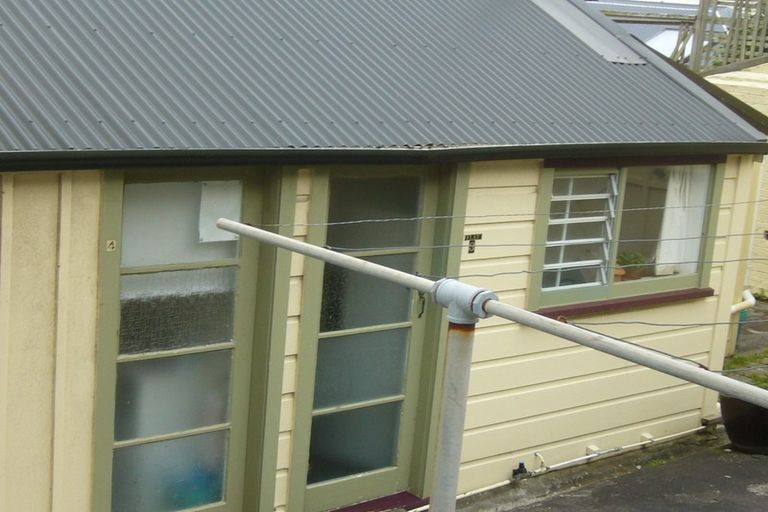 Photo of property in 4 Hawker Street, Mount Victoria, Wellington, 6011