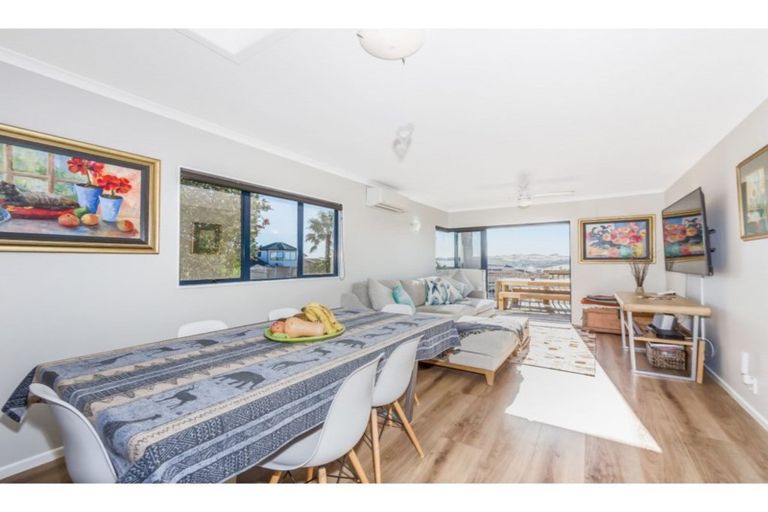 Photo of property in 34b Shakespear Road, Army Bay, Whangaparaoa, 0930