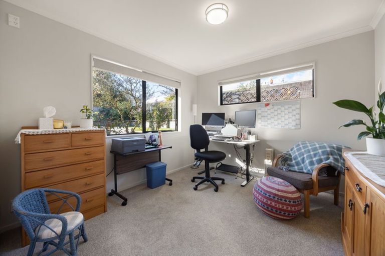 Photo of property in 20 Tironui Terrace, Western Heights, Hamilton, 3200