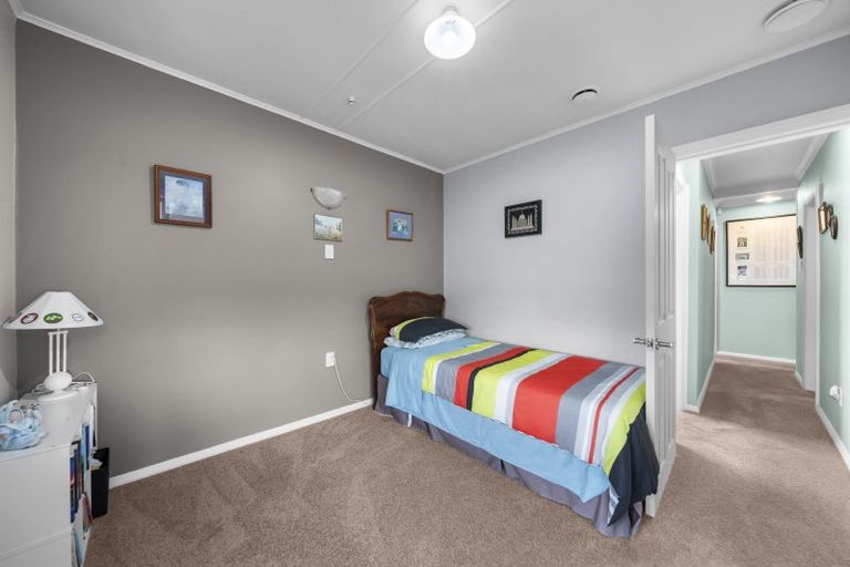 Photo of property in 240 High Street North, Carterton, 5713