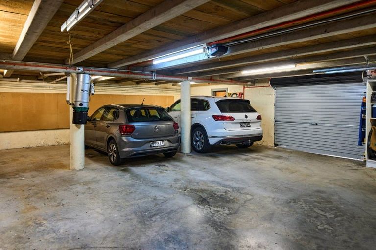 Photo of property in 76 The Crescent, Roseneath, Wellington, 6011