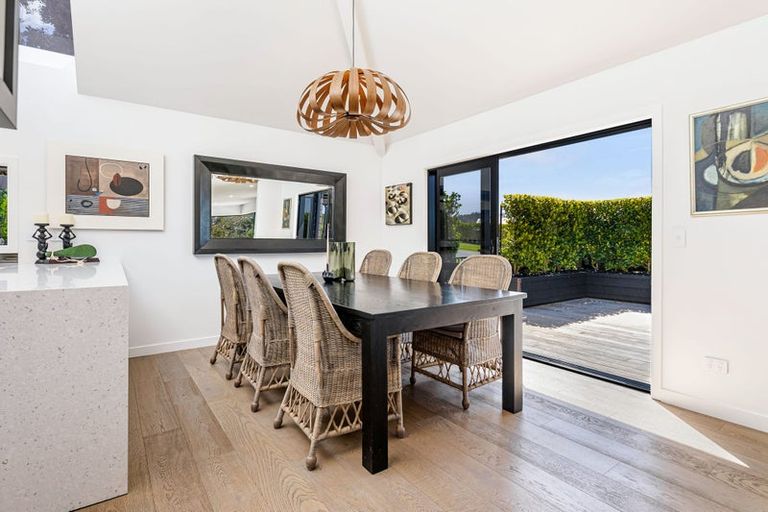 Photo of property in 10 York Terrace, Riverhead, 0820