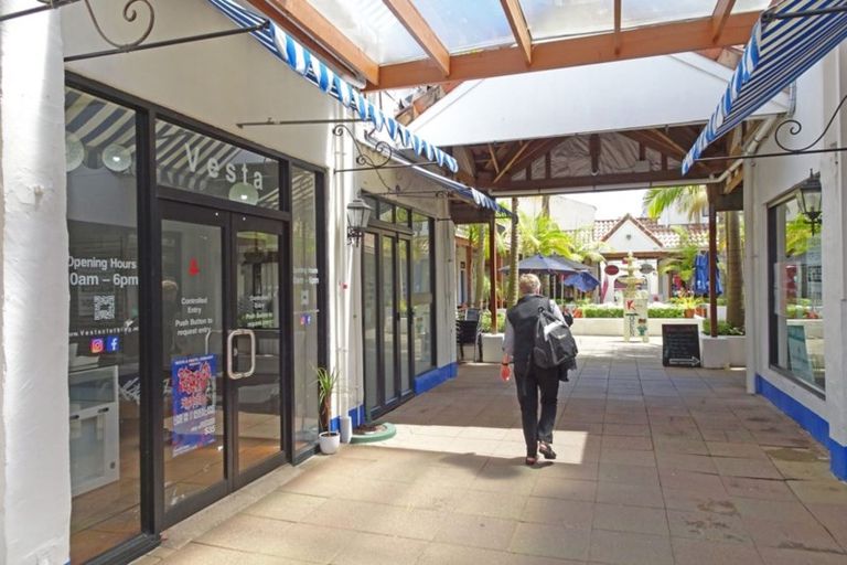 Photo of property in 15 Casabella Court, Northpark, Auckland, 2013