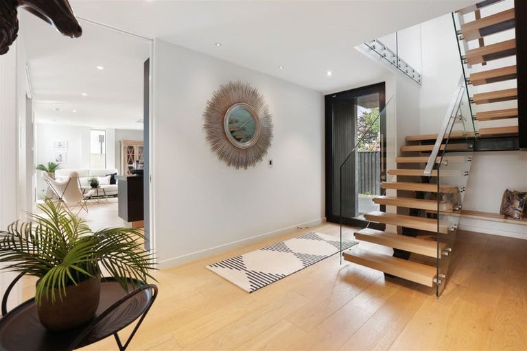 Photo of property in 18 Roa Road, Fendalton, Christchurch, 8041