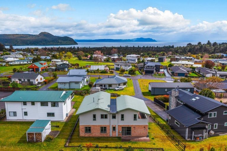 Photo of property in 91 Kahotea Drive, Motuoapa, 3382