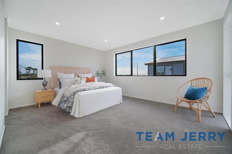 Photo of property in 2 Gertrude Cole Road, Clarks Beach, 2122