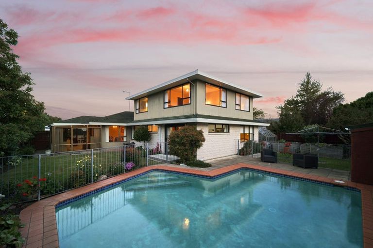 Photo of property in 287 Avonhead Road, Avonhead, Christchurch, 8042