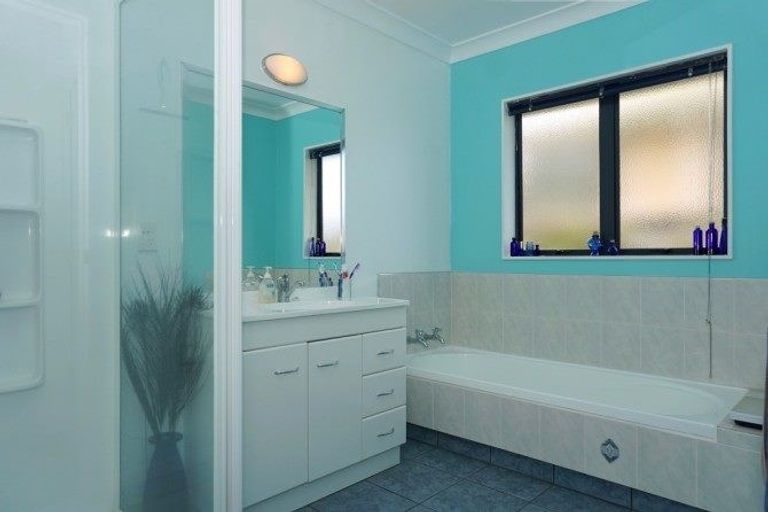 Photo of property in 12 Kiri Place, Te Puke, 3119