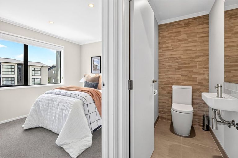 Photo of property in 46 Hobsonville Point Road, Hobsonville, Auckland, 0616