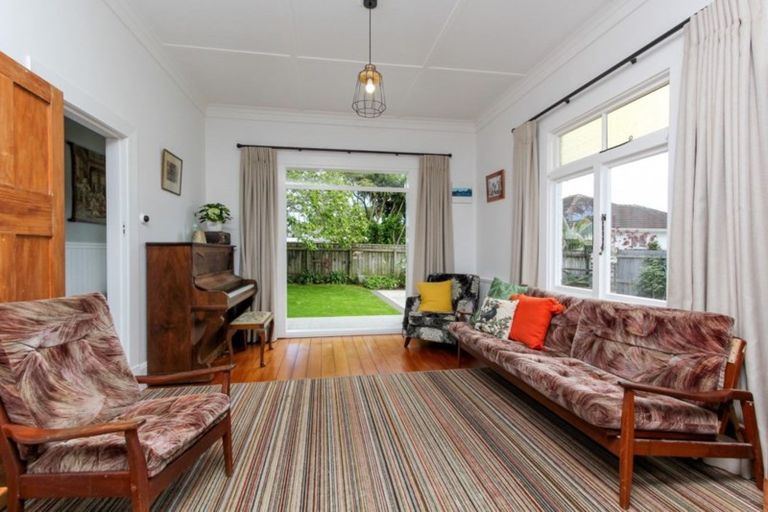 Photo of property in 372a Carrington Street, Upper Vogeltown, New Plymouth, 4310