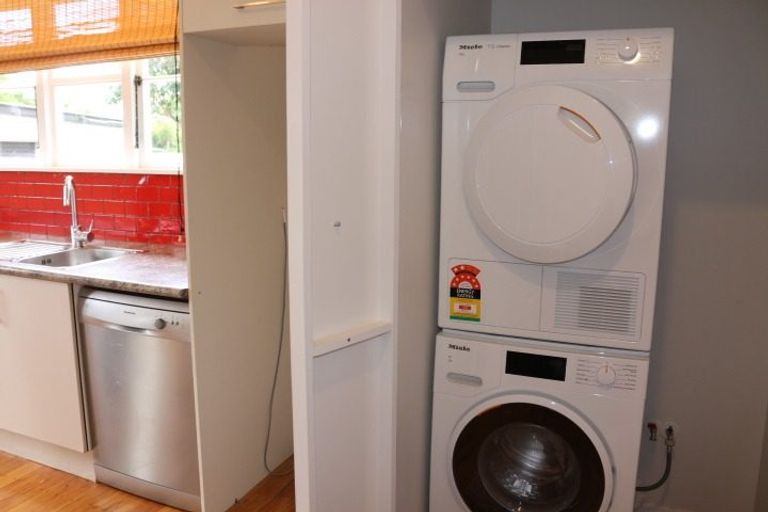 Photo of property in 15 Webb Street, Terrace End, Palmerston North, 4410