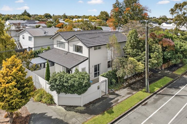 Photo of property in 217 Edgeware Road, Edgeware, Christchurch, 8013
