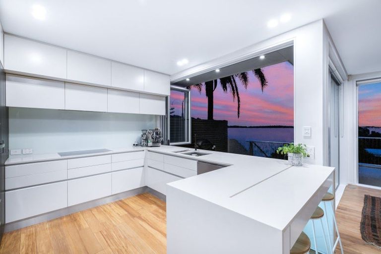 Photo of property in 51 St Michaels Avenue, Point Chevalier, Auckland, 1022