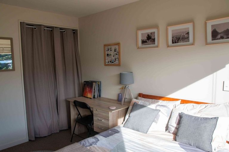 Photo of property in 42 Fairview Crescent, Kelburn, Wellington, 6012