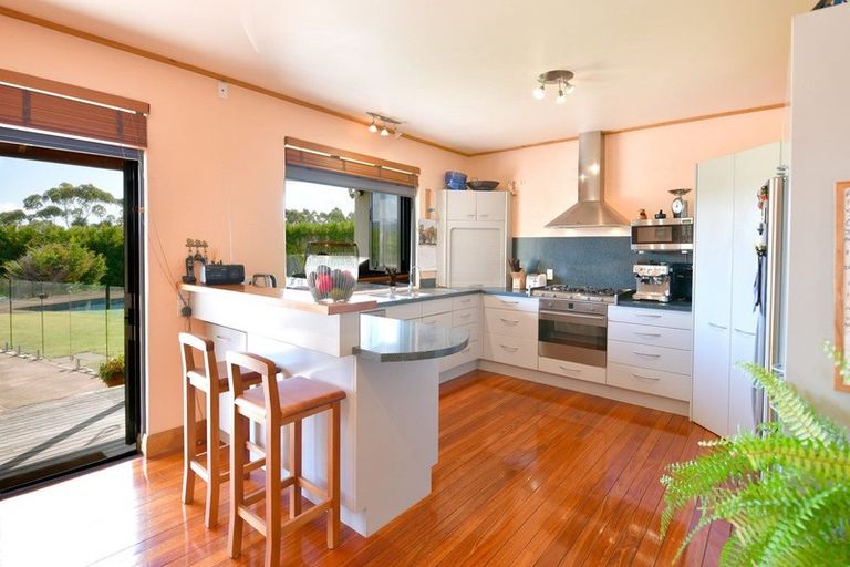 Photo of property in 836 Sandspit Road, Warkworth, 0982