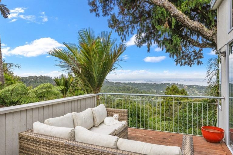 Photo of property in 276 Shaw Road, Titirangi, Auckland, 0604