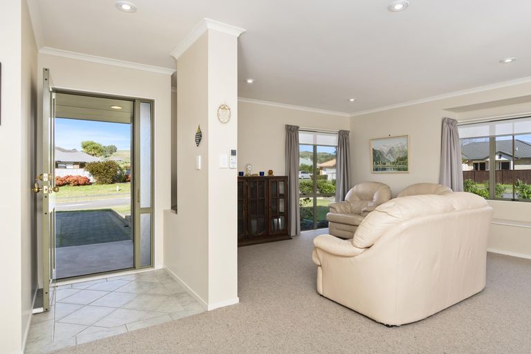 Photo of property in 1 Peregrine Place, Welcome Bay, Tauranga, 3112