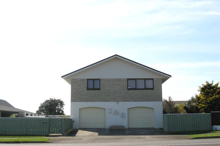 Photo of property in 126 Heta Road, Highlands Park, New Plymouth, 4312