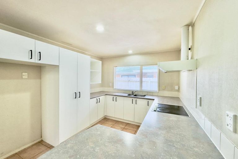 Photo of property in 84 Manuroa Road, Takanini, 2112