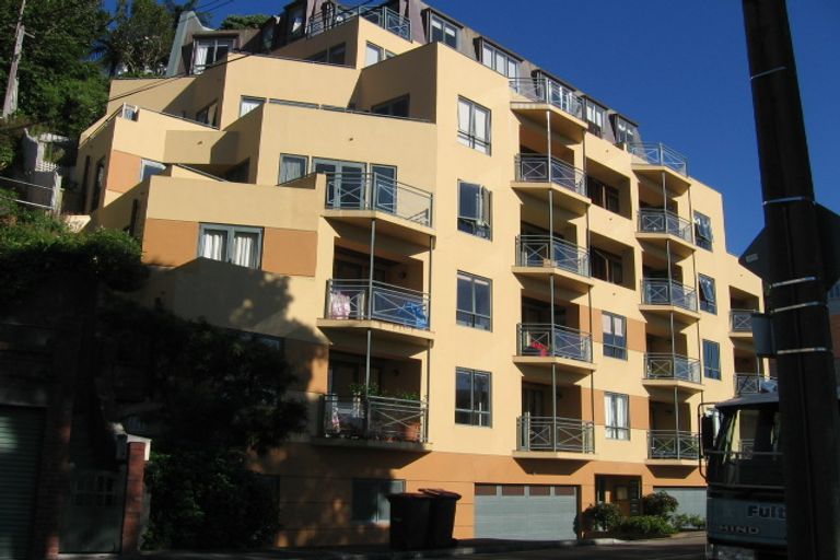 Photo of property in 11/80 Salamanca Road, Kelburn, Wellington, 6012