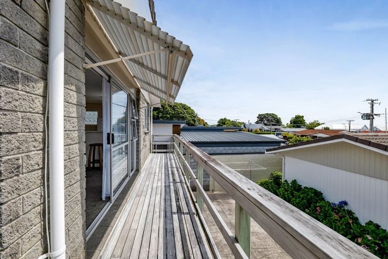 Photo of property in 43b Fulford Street, New Plymouth, 4310