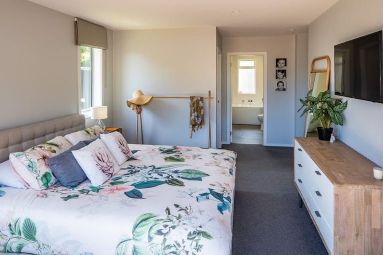 Photo of property in 68 Banks Boulevard, Whitby, Porirua, 5024