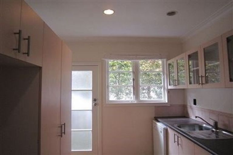 Photo of property in 2/74 Valley Road, Mount Eden, Auckland, 1024