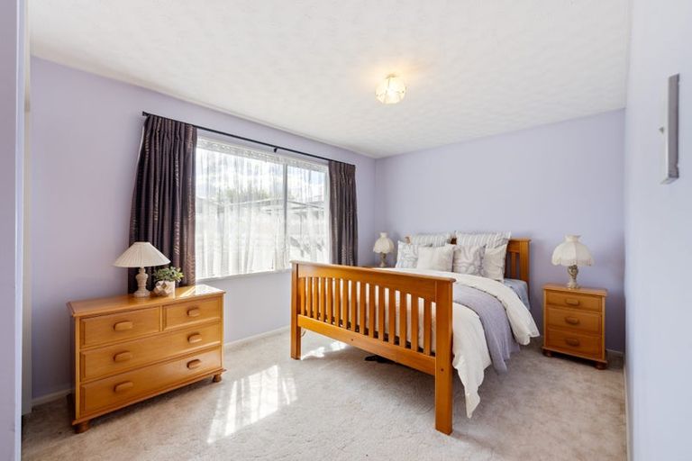 Photo of property in 121 Prestons Road, Redwood, Christchurch, 8051