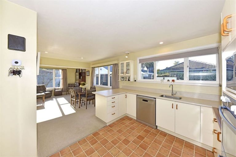 Photo of property in 12 Aileen Place, Upper Riccarton, Christchurch, 8041