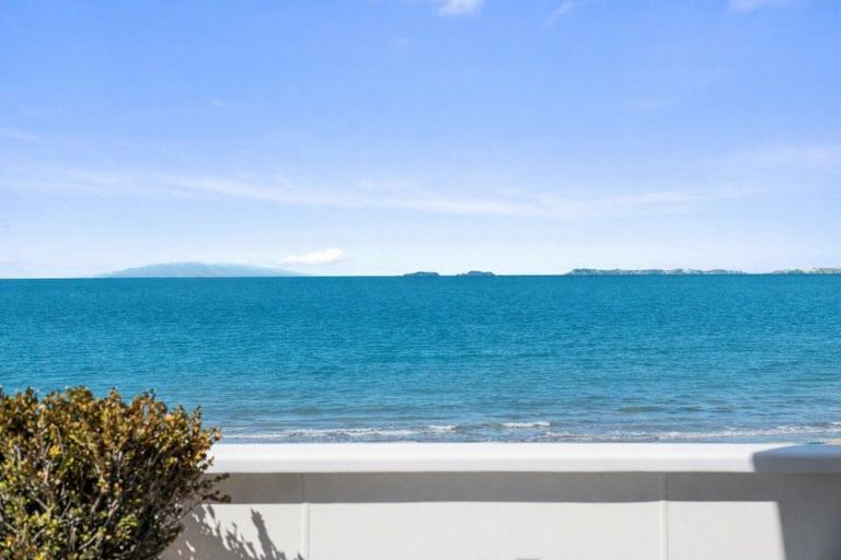 Photo of property in 58 Rothesay Bay Road, Rothesay Bay, Auckland, 0630