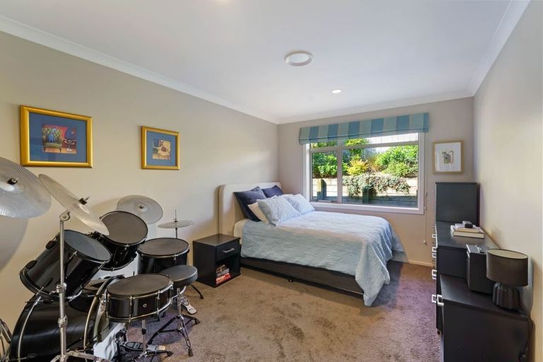 Photo of property in 12 Simpson Crescent, Raumati Beach, Paraparaumu, 5032