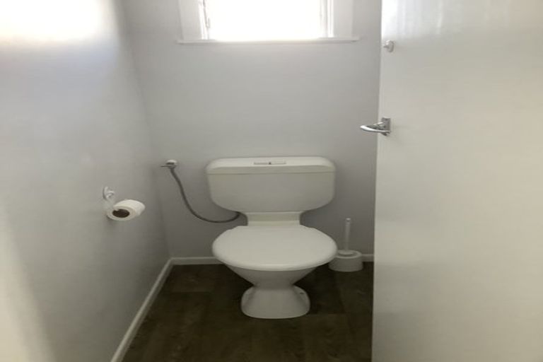 Photo of property in 1 Keats Place, Blockhouse Bay, Auckland, 0600