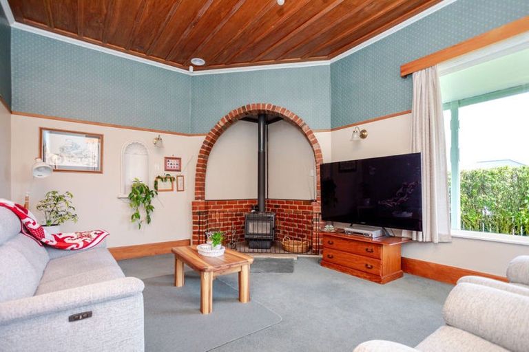 Photo of property in 18 Albert Street, Dannevirke, 4930