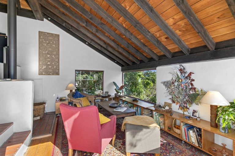 Photo of property in 22 Rakeiora Grove, Korokoro, Lower Hutt, 5012