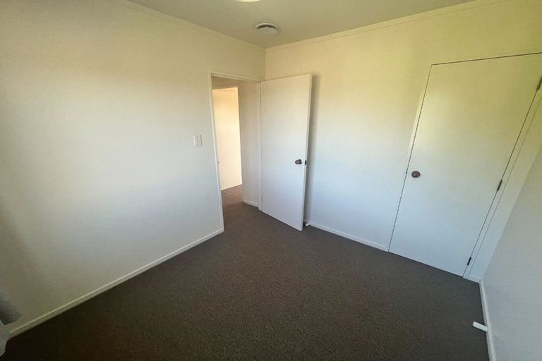 Photo of property in 2/21 Witheford Drive, Bayview, Auckland, 0629