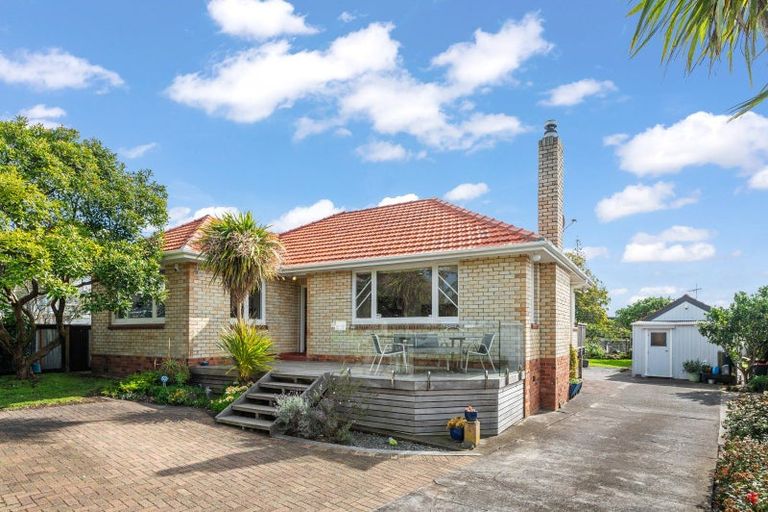 Photo of property in 9 Shortt Avenue, Mangere Bridge, Auckland, 2022